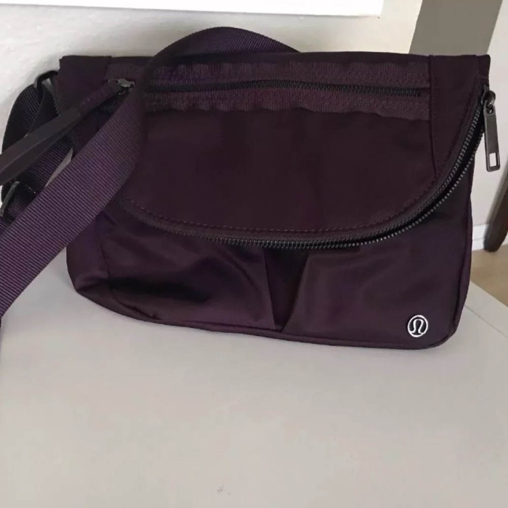 Lululemon Festival Crossbody Bag 5L Black Cherry